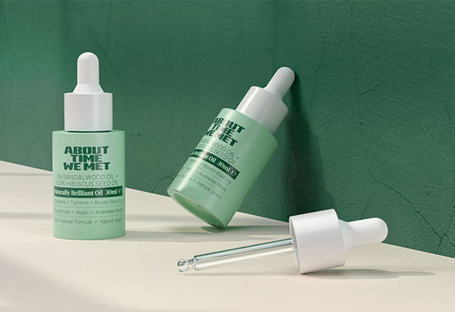 Atmw Product Render Naturally Brilliant Oil 749X449 Dark Green